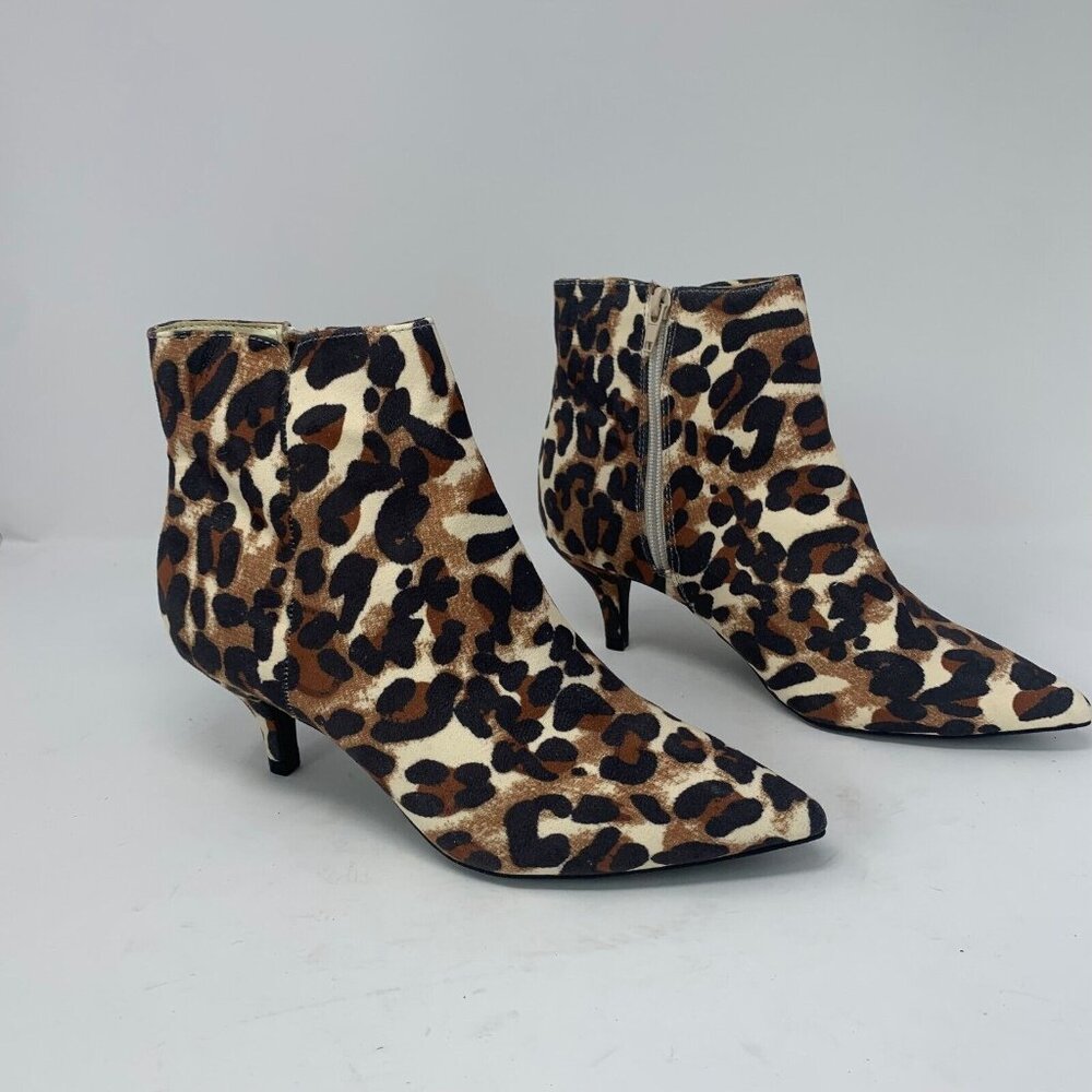 Journee Collection Isobel‎ Booties Women's 8 Leopard Side Zip Kitten Heel S0755